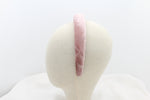 Cargar imagen en el visor de la galería, Diadema con Volumen - Terciopelo rosa
