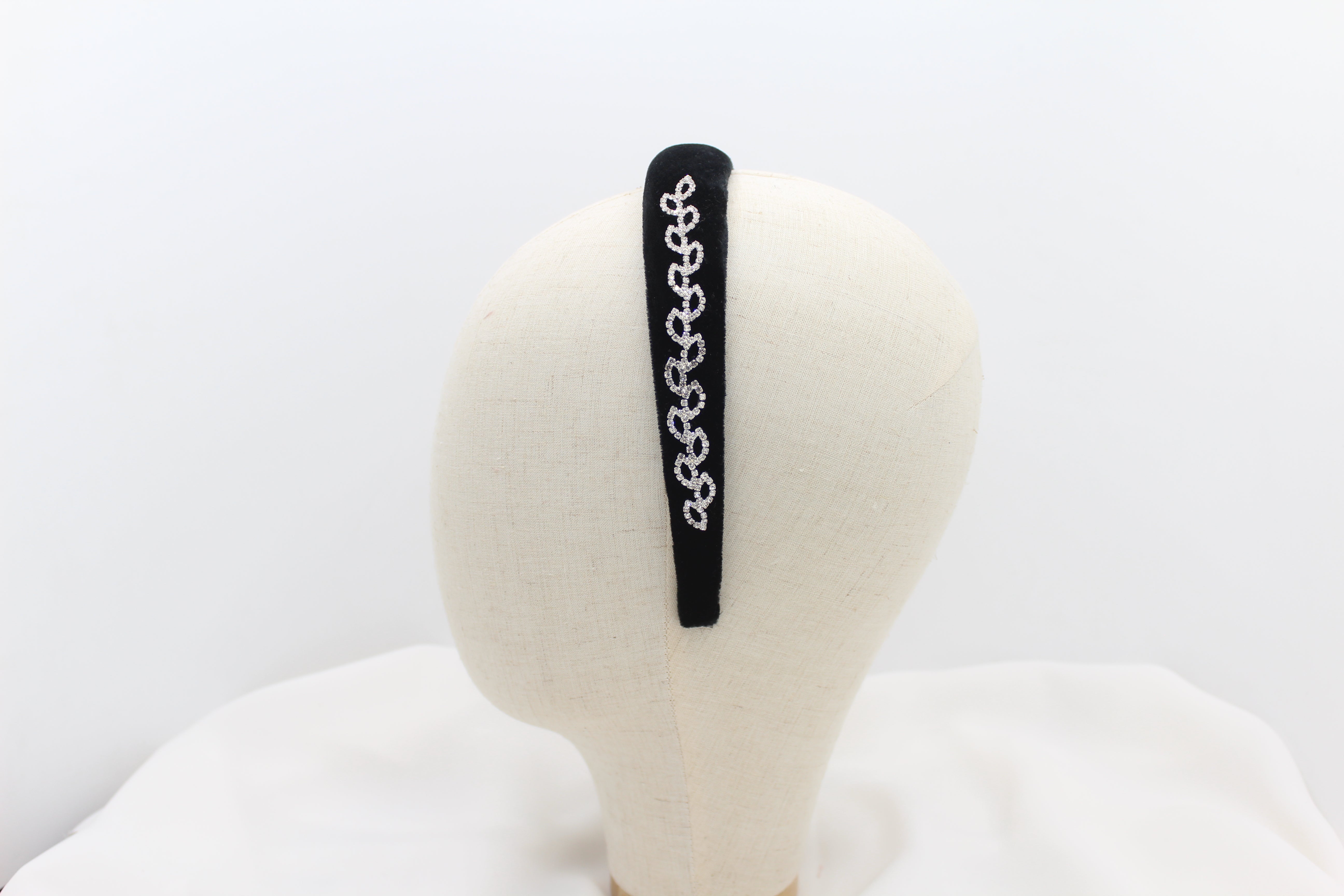 Diadema con Volumen - Terciopelo negro con brillantes