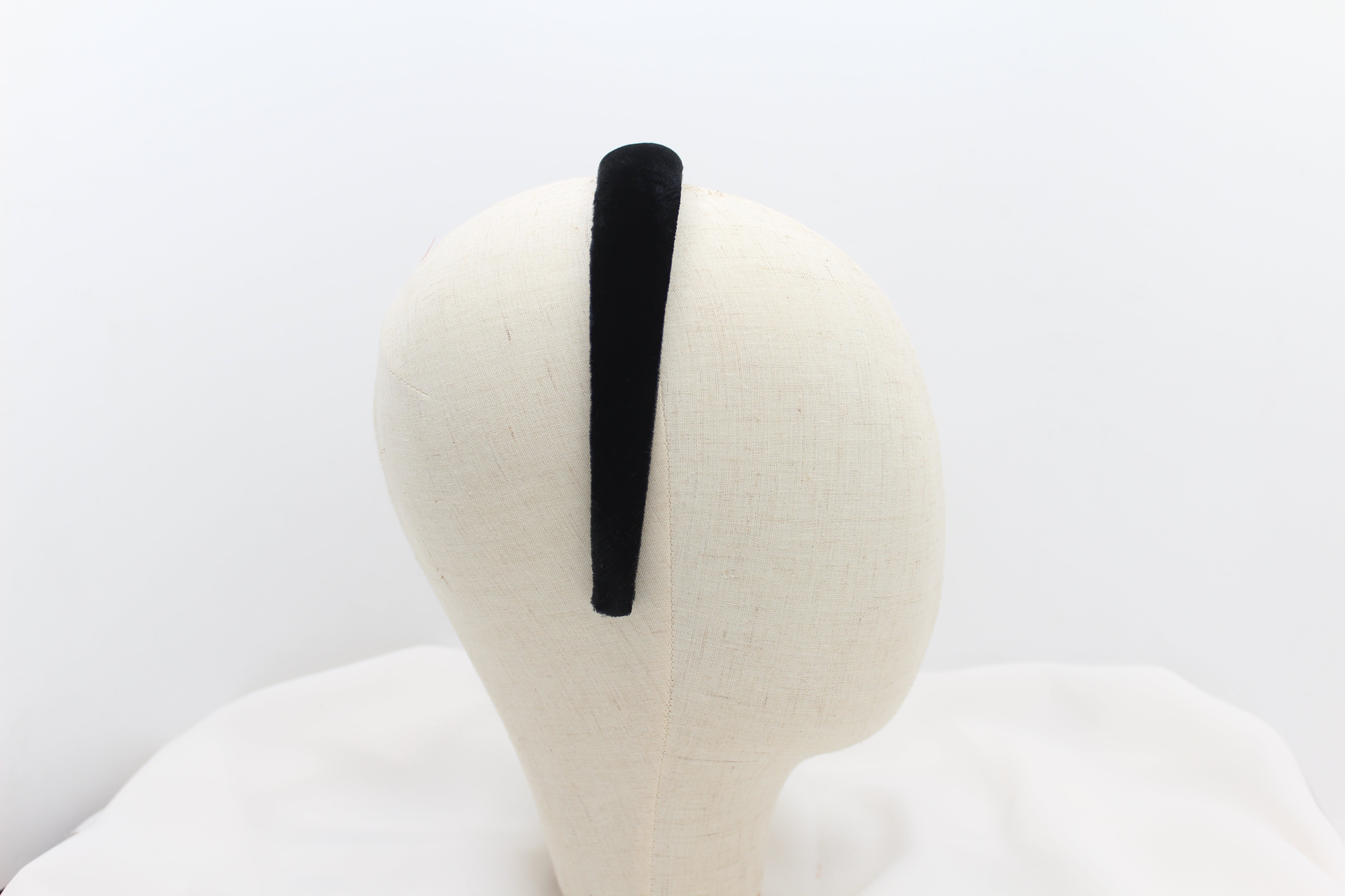 Diadema con Volumen - Terciopelo negro con brillantes