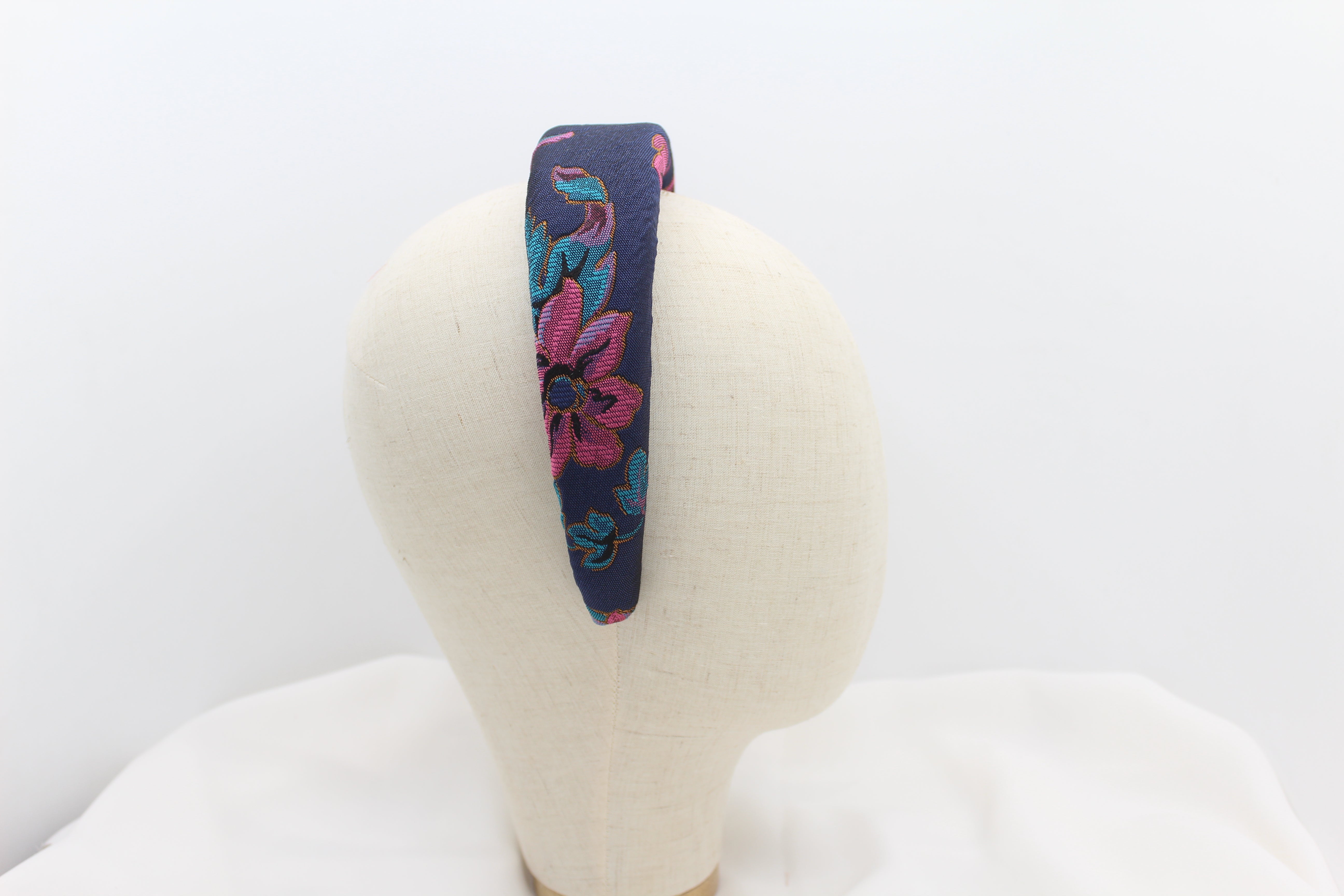 Diadema con Volumen - Estampado de brocados fucsia